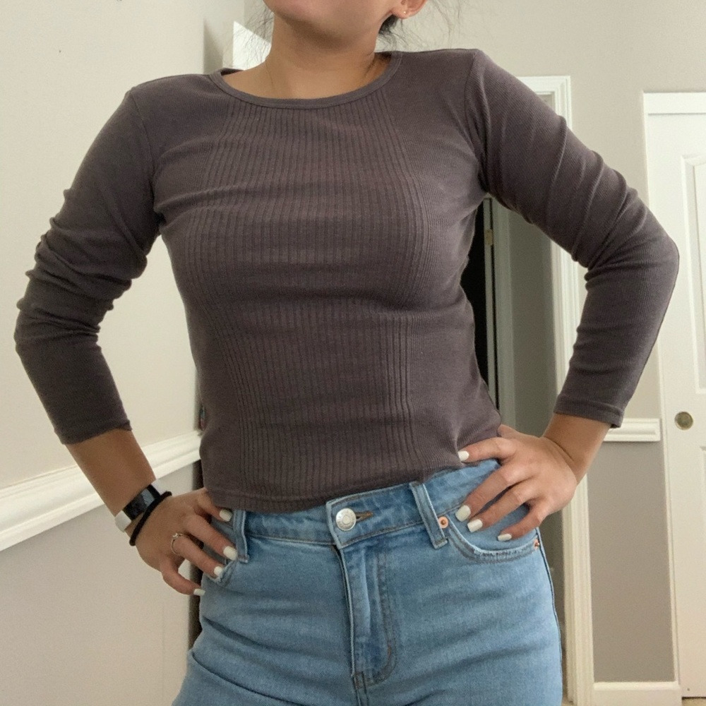Gray top
